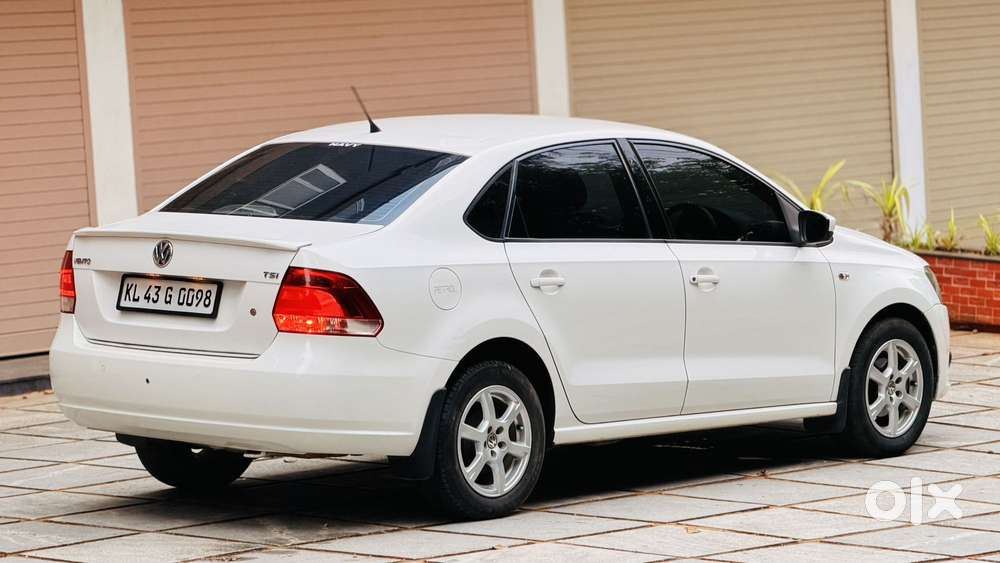 Volkswagen Vento 1.2 Tsi Highline Plus At, 2014, Petrol