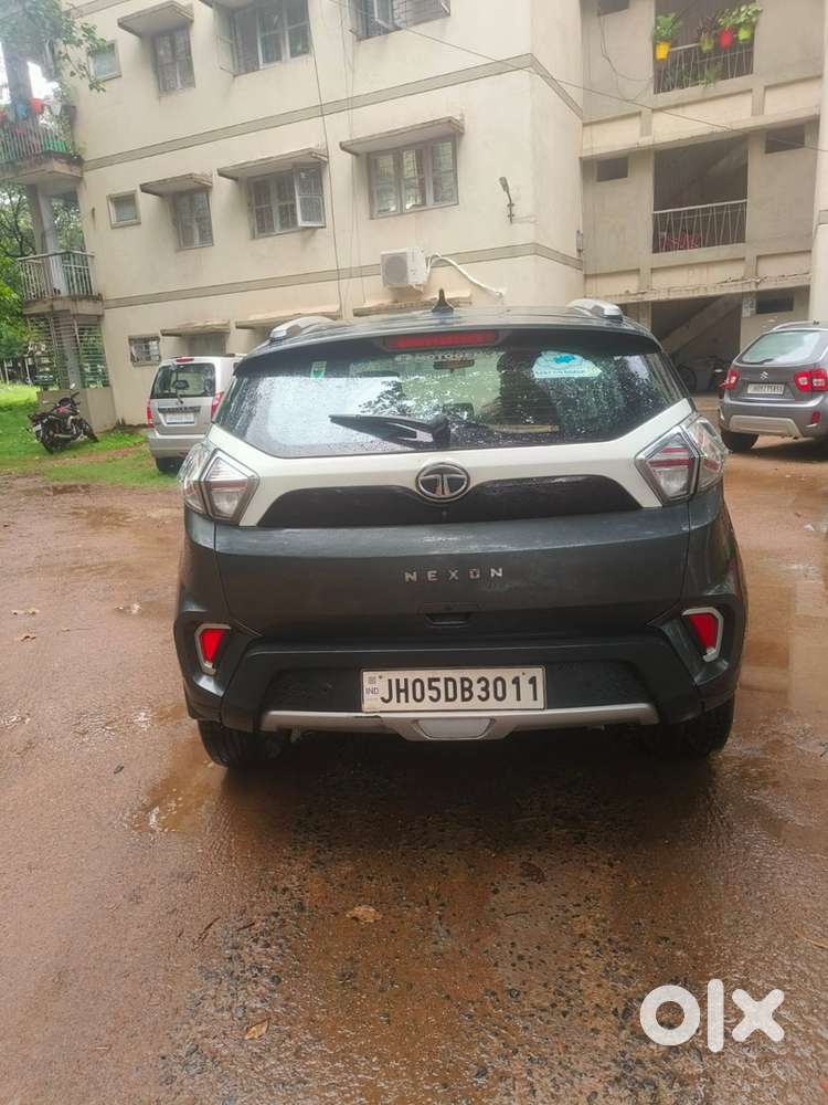 Automatic With Sunroof Nexon Diesel