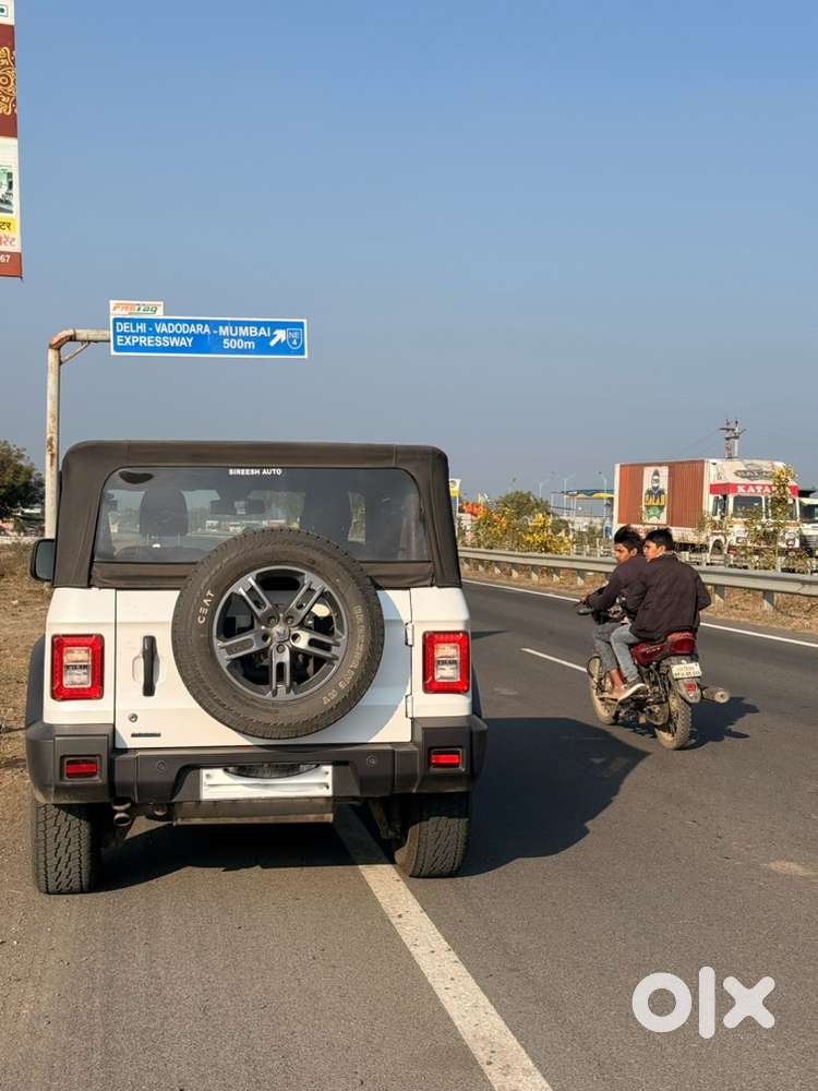 Convertible 4x4 Mahindra Thar 2024