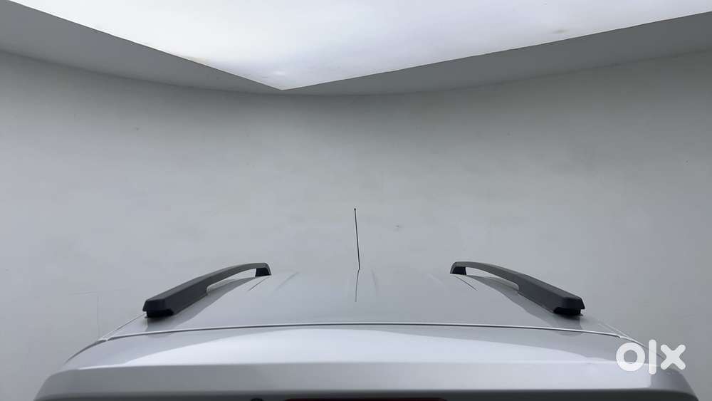 Renault Triber Rxz, 2023, Petrol