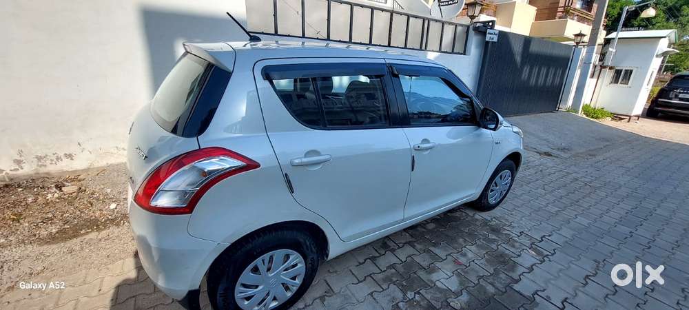 Maruti Suzuki Swift Vxi Abs Bsiv, 2016, Petrol