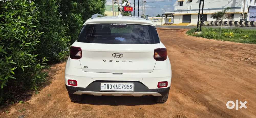 Hyundai Venue 2021 Diesel Well Maintained