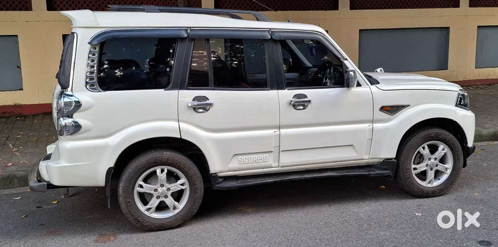 Mahindra Scorpio S10, 2015, Diesel