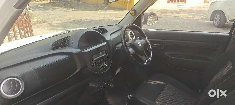 Maruti Suzuki S-presso Vxi Top Model  Company Fitted Cng  1st Owner