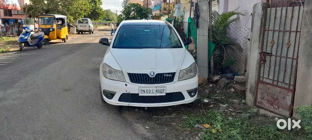 Well Maintained Skoda Laura Automatic Diesel 2010