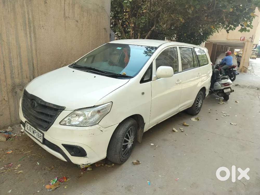 Singal Hands Use Family Car