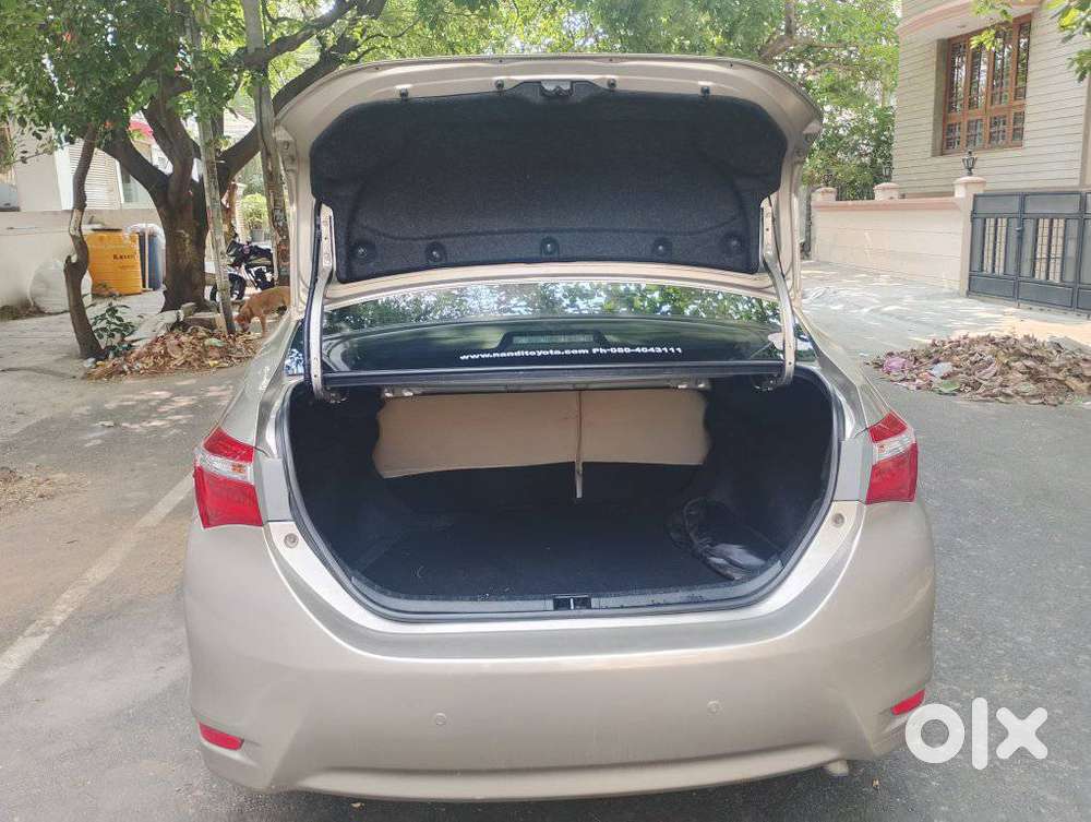 Toyota Corolla Altis 1.8 J, 2015, Petrol