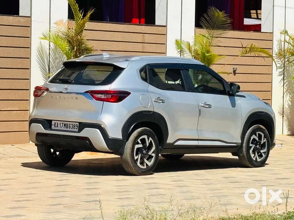 Nissan Magnite 1.0 Xv Premium, 2023, Petrol
