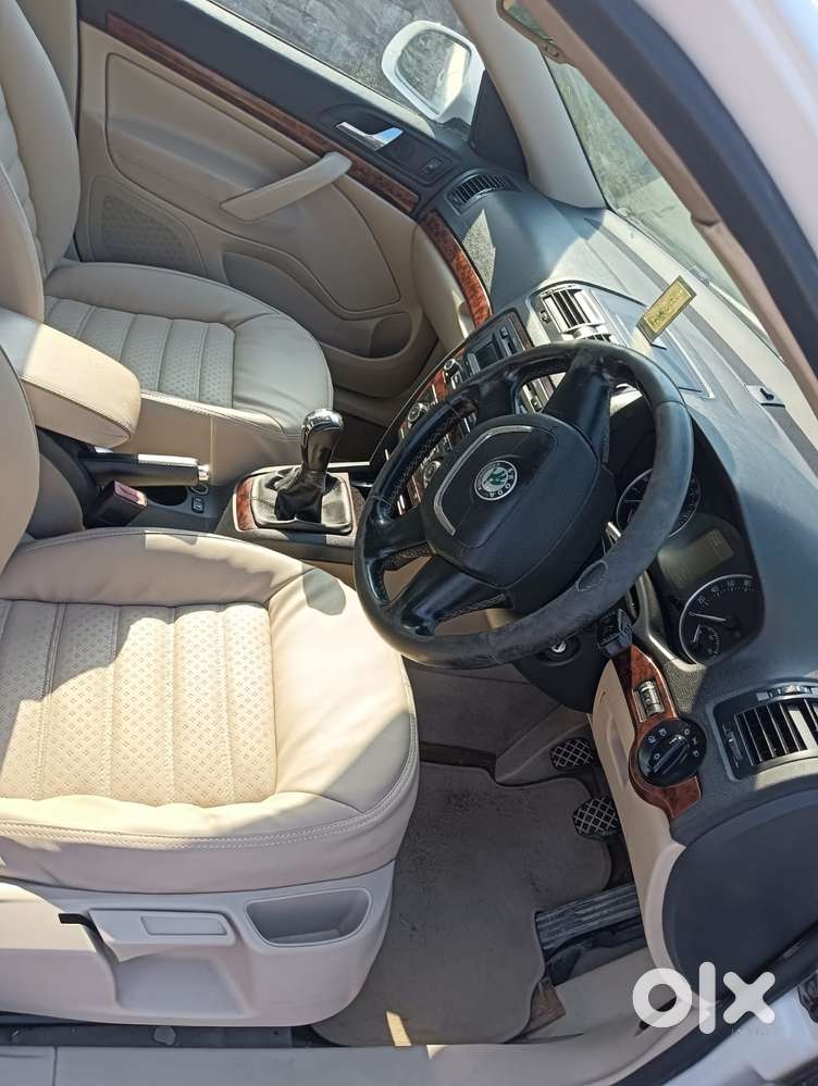 Skoda Laura Ambition 2.0 Tdi Cr Mt, 2010, Diesel