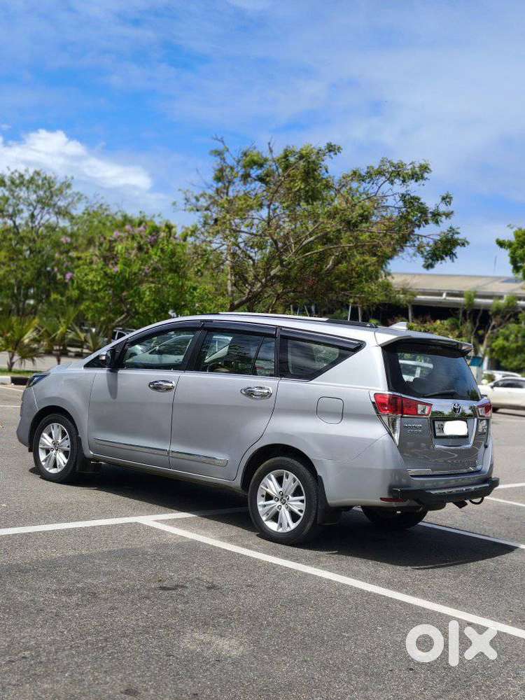 Toyota Innova Crysta 2.8z Automatic, 2016, Diesel