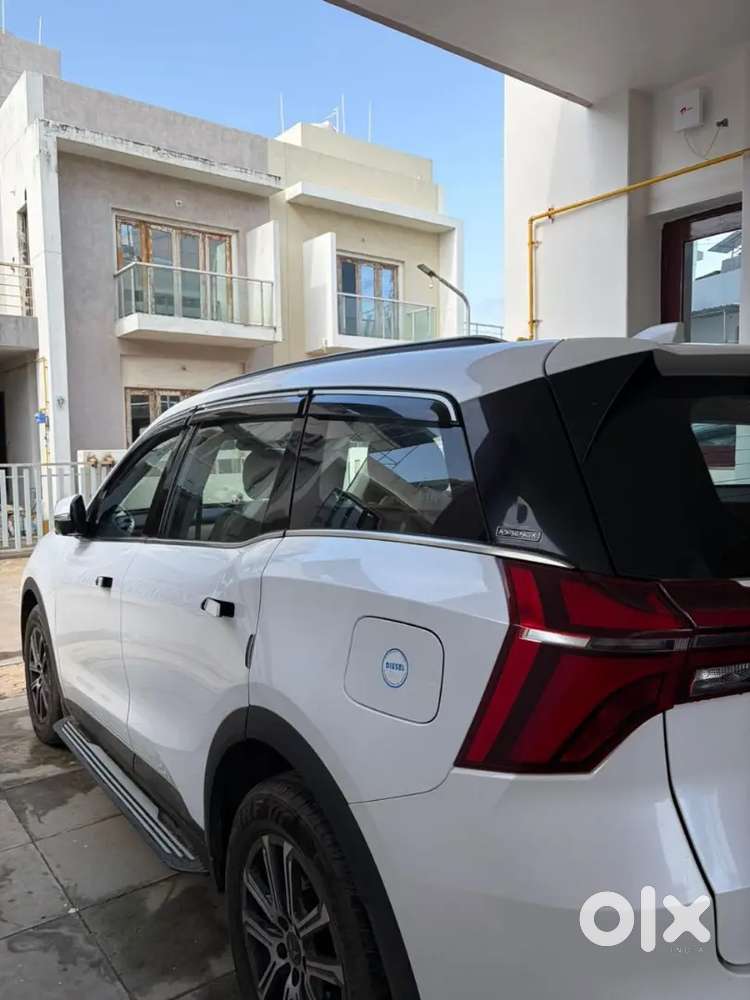 Mahindra Xuv700 Ax7 2025