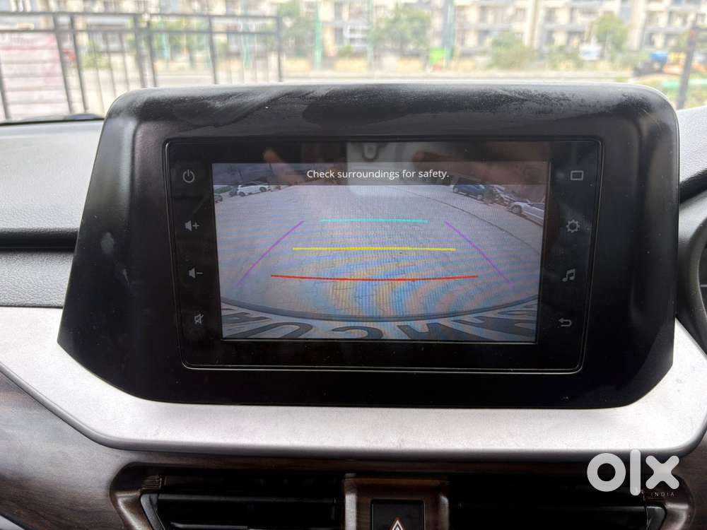 Maruti Suzuki Brezza 1.5 Vxi At Smart Hybrid, 2022, Petrol