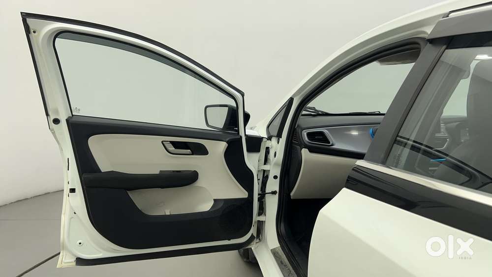 Tata Altroz Xz, 2024, Petrol