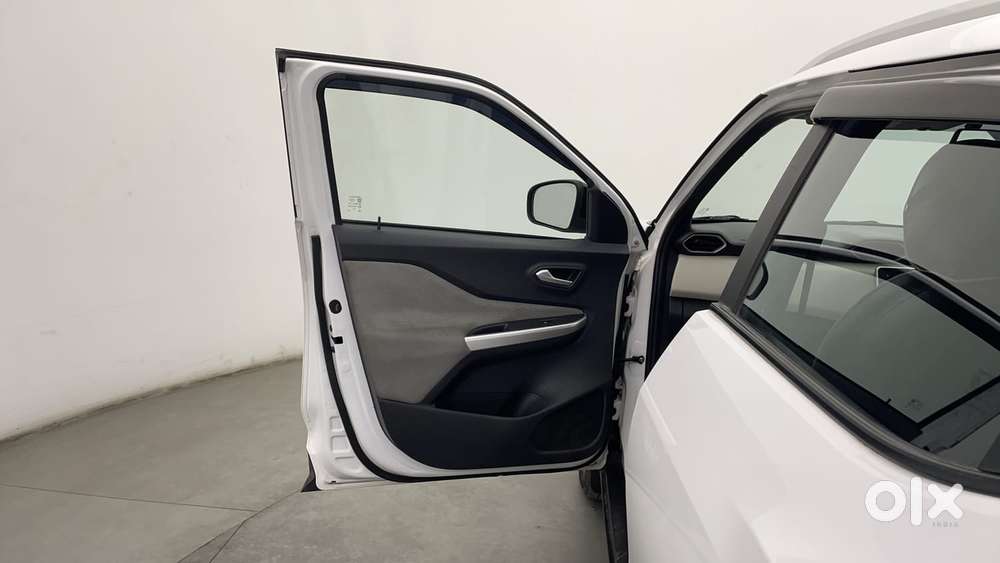 Nissan Magnite 1.0 Xv Premium Turbo Cvt, 2023, Petrol