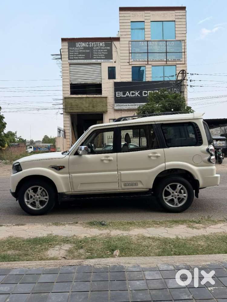 Mahindra Scorpio S10, 2016, Diesel