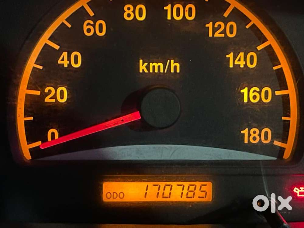 Chevorlet Tavera Neo 2 White