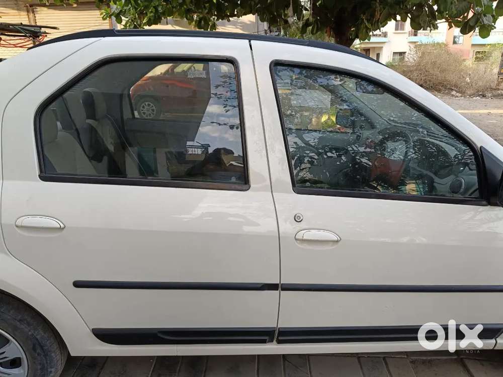Mahindra E Verito 2021 car - Photo 2