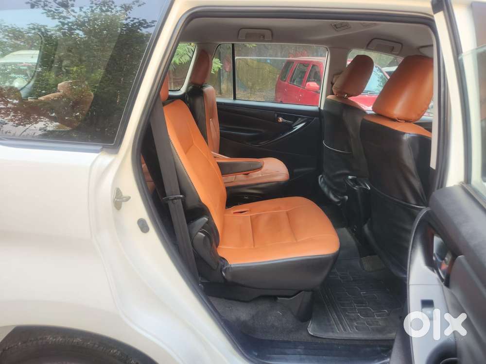 Toyota Innova Crysta 2.4 G Mt 7 Str, 2017, Diesel