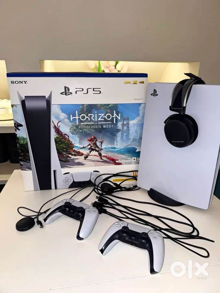 Sony PS5 bundle. Disc edition