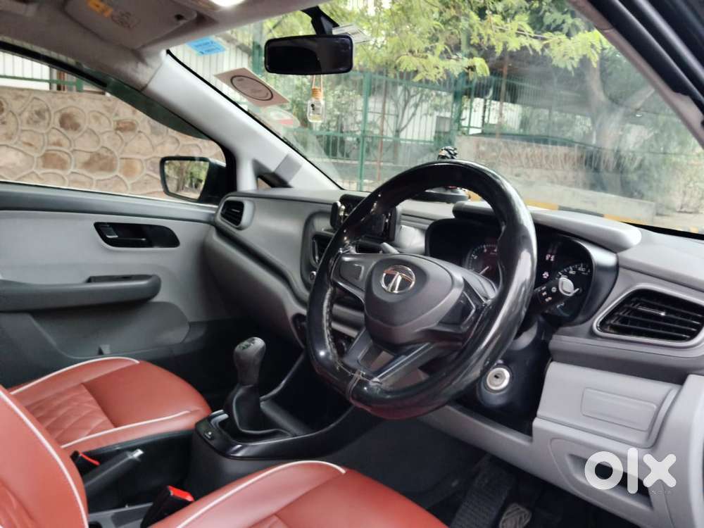Tata Altroz 1.2 Xe, 2021, Petrol