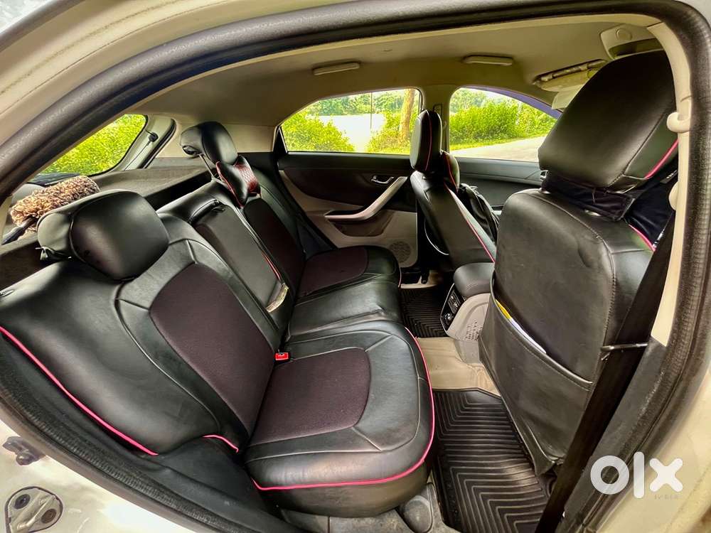 Tata Nexon Dual Tone (govt. Officer Self Driven)