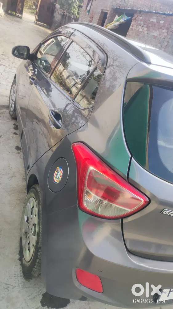 Hyundai Grand I10 Sportz 2015 Variant Diesel