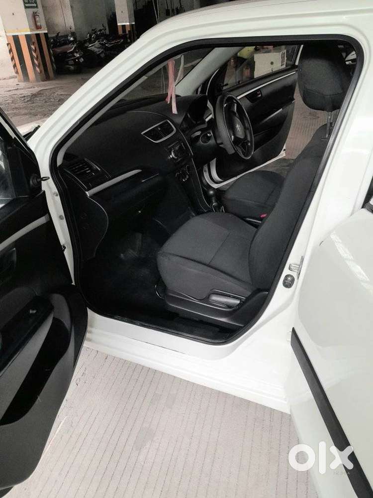 Maruti Suzuki Swift Lxi Optional-o, 2017, Petrol