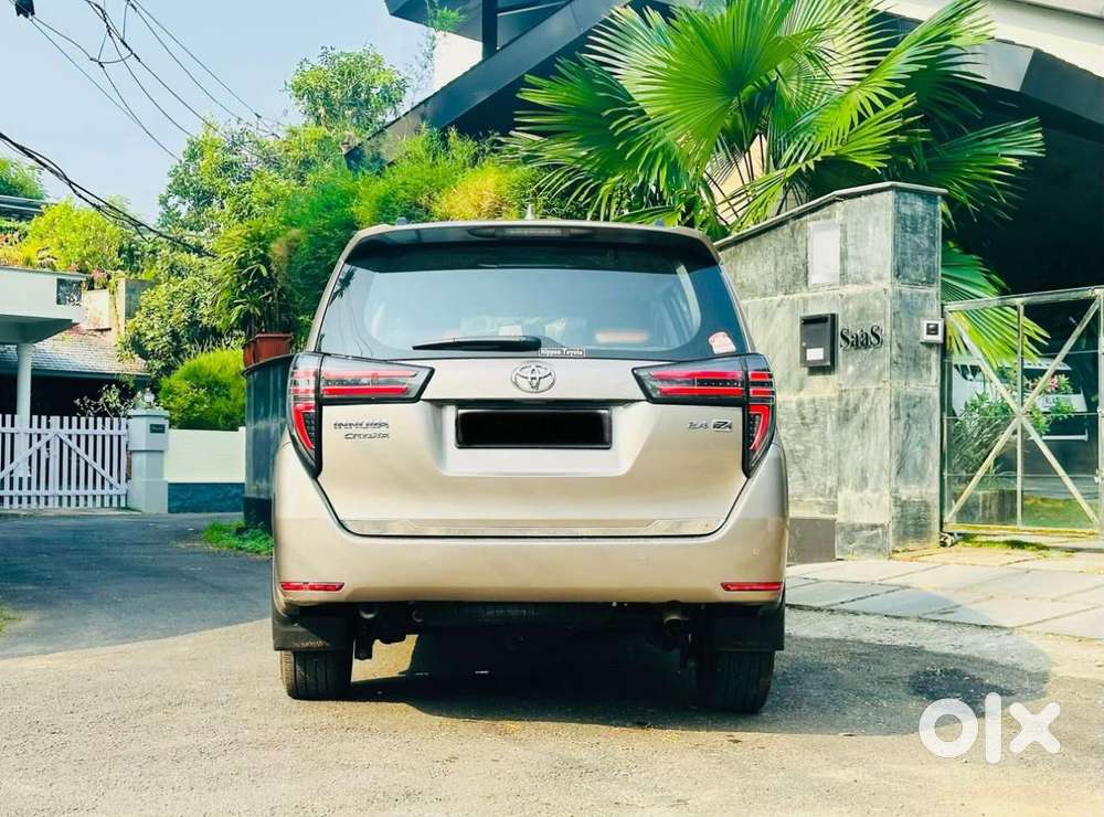 Toyota Innova Crysta 2.4 Gx Limited Edition At 7 Str, 2021, Diesel