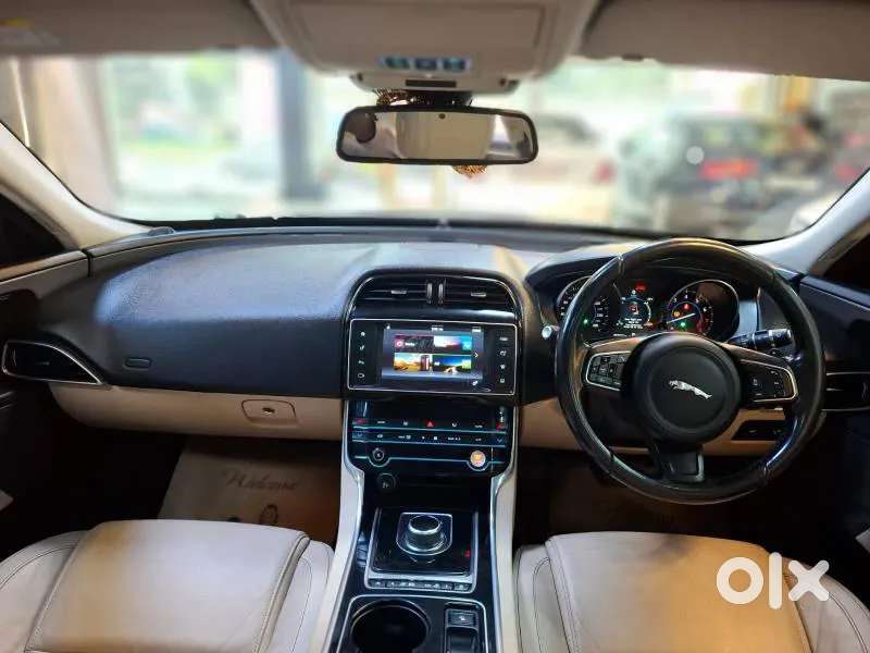 Jaguar Xe Prestige, 2016, Petrol