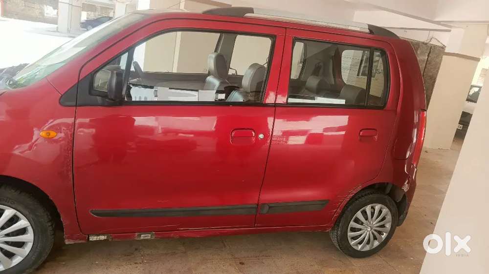 Wagonar Vxi Modle Eentrel Lock And Power Window And Power Steering