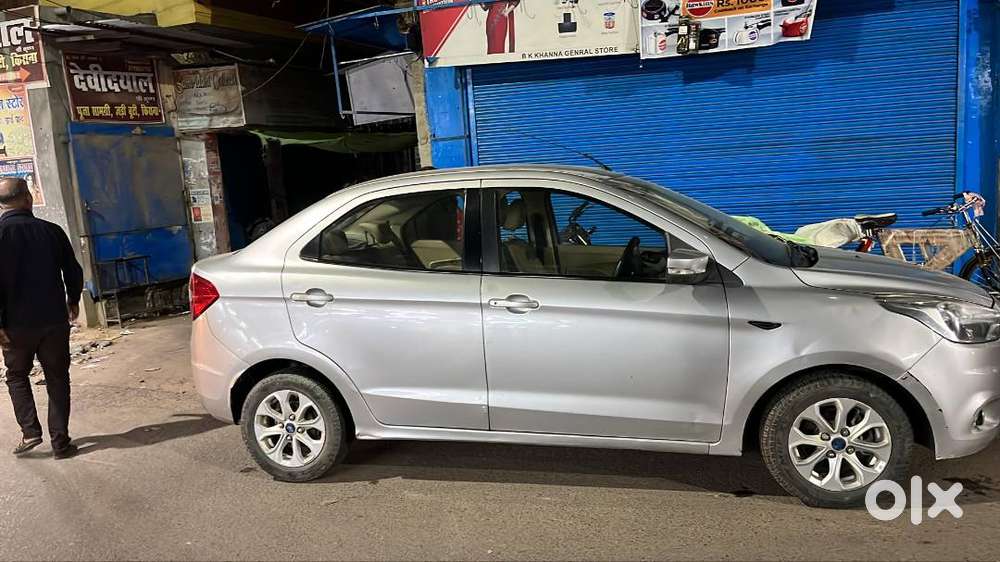 Ford Aspire Titanium Blu 2017