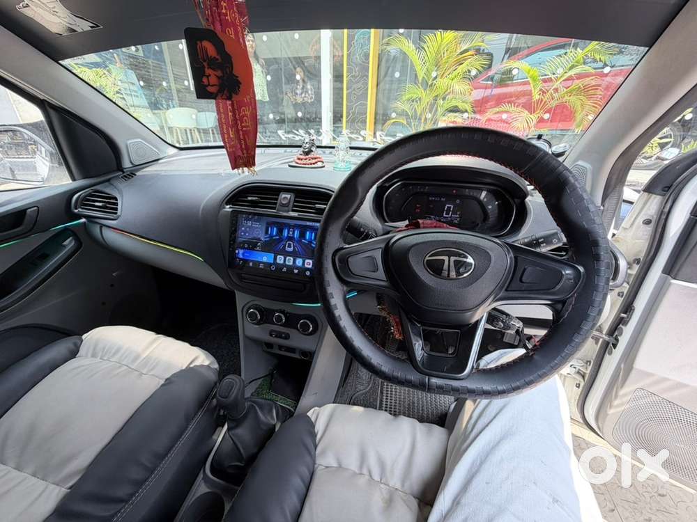 Tata Tiago Petrol 2024
