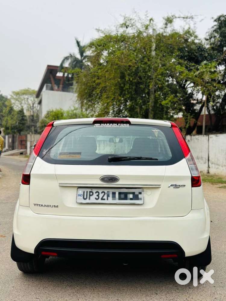 Ford Figo, 2014, Petrol