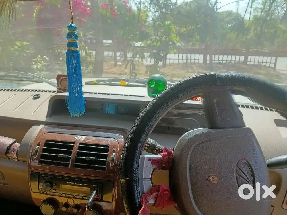 Bolero Top Model Zlx Crdi Engine With 15km Average In Excellent Condto