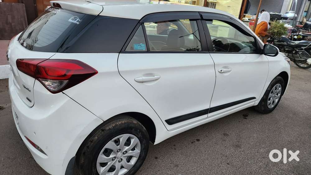 Hyundai Elite I20 2017 Diesel 92000 Km Driven