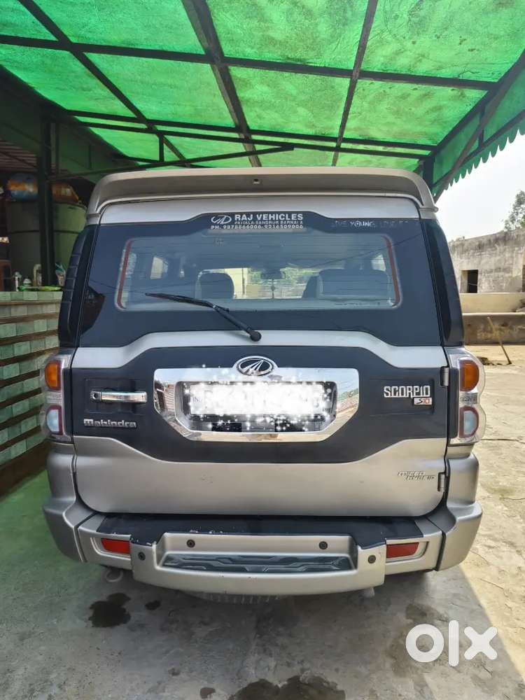 Mahindra Scorpio Classic S10