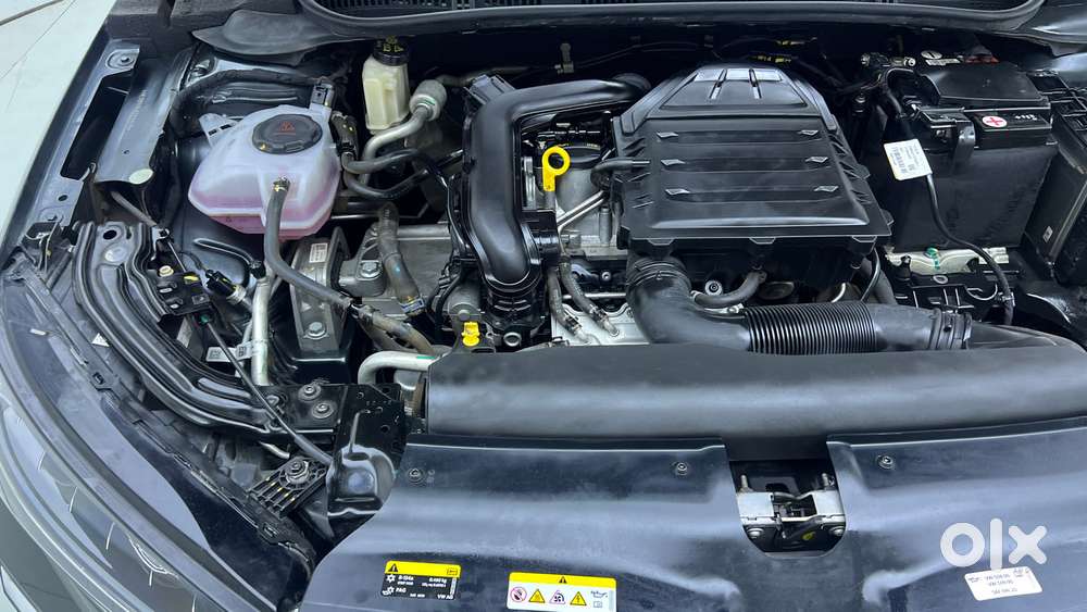 Skoda Slavia Style 1.0l Tsi At, 2023, Petrol