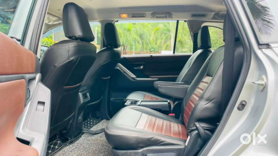 Toyota Innova Hycross 2.0 Vx Hybrid 7 Str, 2025, Petrol