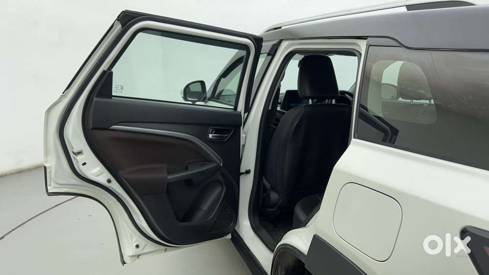 Maruti Suzuki Brezza 1.5 Zxi At Smart Hybrid Dual Tone, 2023, Petrol