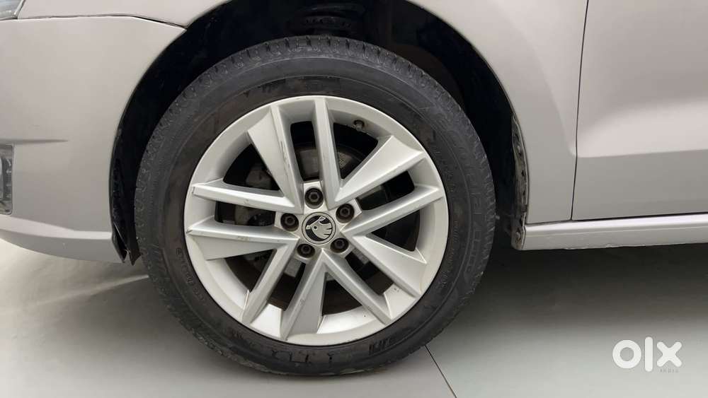 Skoda Rapid 1.6 Mpi At Style, 2017, Petrol