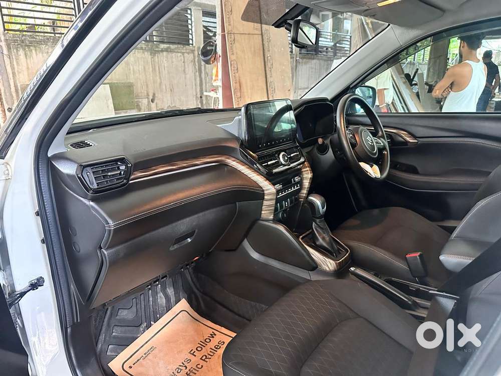 Maruti Suzuki Grand Vitara 1.5 Alpha Plus Intelligent Hybrid Ecvt, 2..