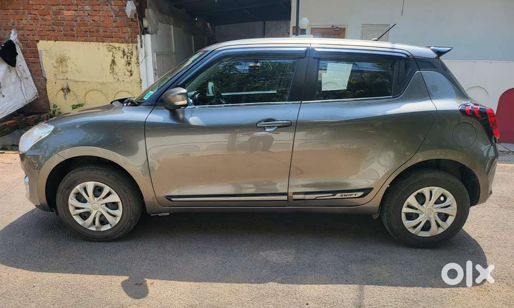 Maruti Suzuki Swift Vxi + Manual, 2022, Petrol