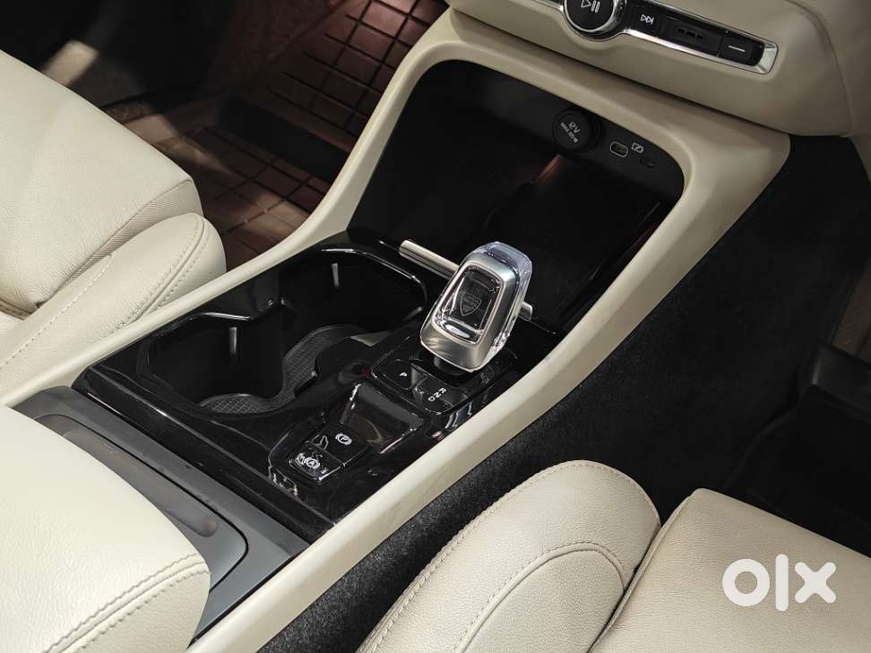Volvo Xc40 B4 Ultimate, 2023, Petrol