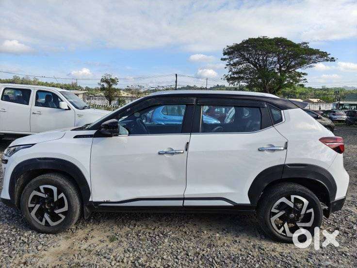 Nissan Magnite 1.0 Xv Premium Dual Tone, 2021, Petrol