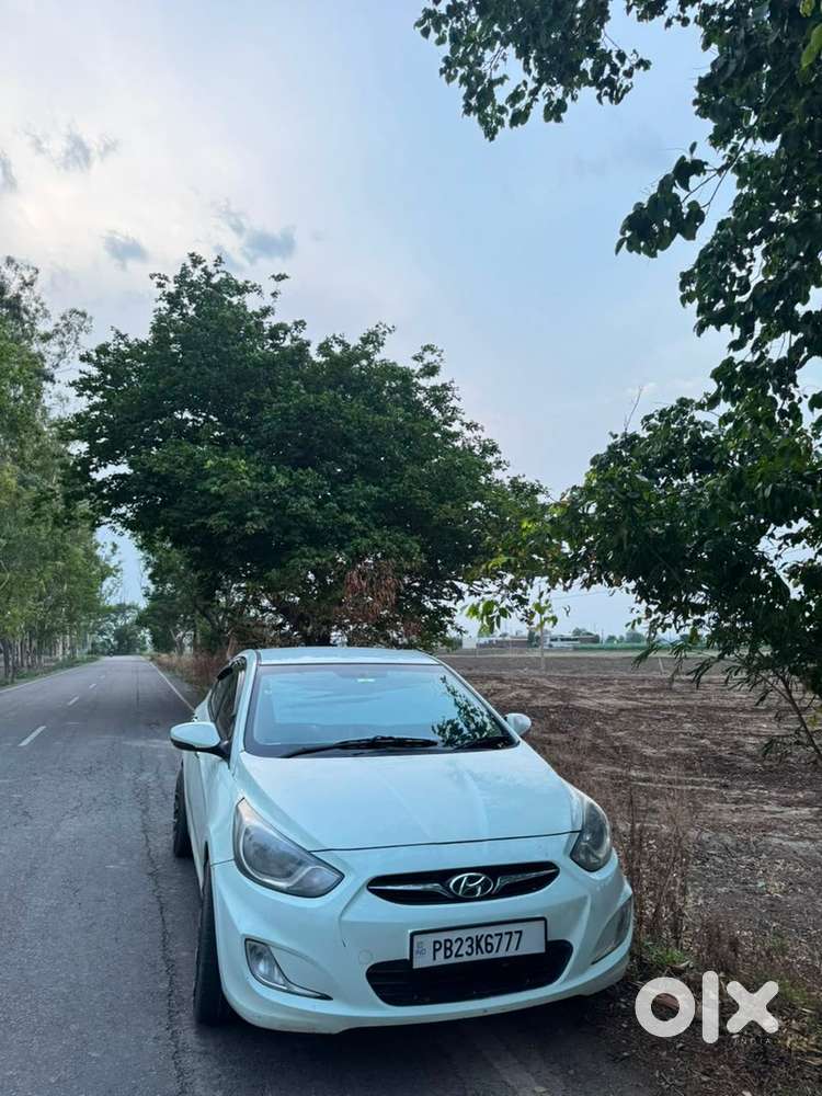 Hyundai Fluidic Verna 2011