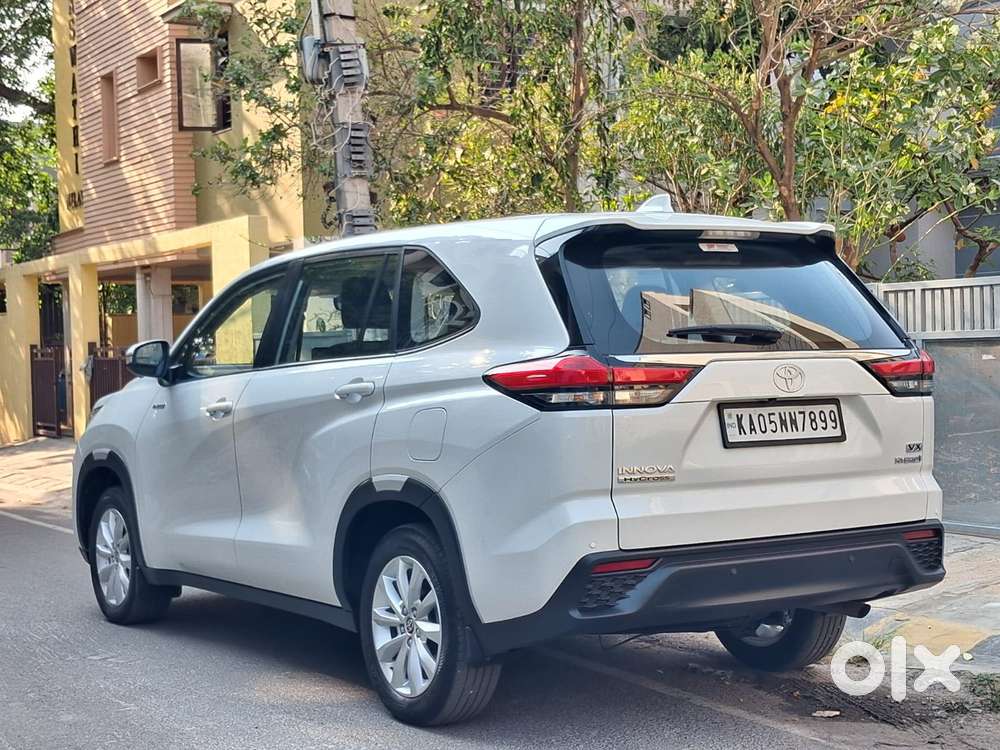 Toyota Innova Hycross 2.0 Vx (o) Hybrid 7 Str, 2025, Petrol