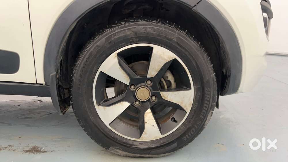 Tata Nexon 1.2 Revotron Xza Plus (o) Dual Tone, 2018, Petrol