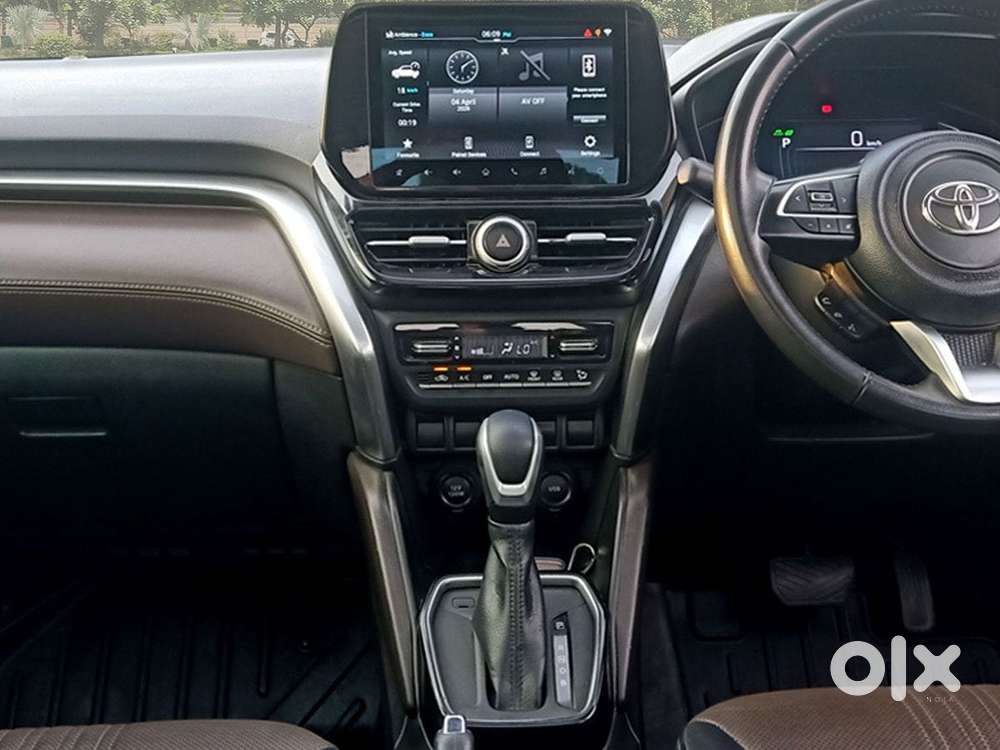 Toyota Urban Cruiser Hyryder 1.5 V Hybrid, 2023, Petrol