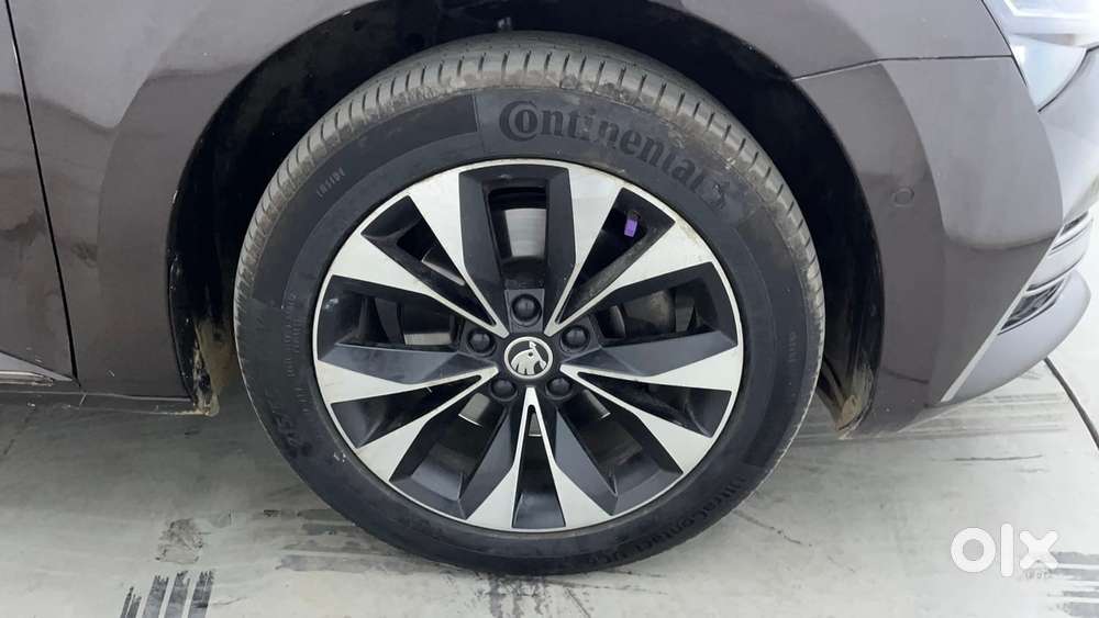 Skoda Superb L&k 1.8 Tsi At, 2021, Petrol