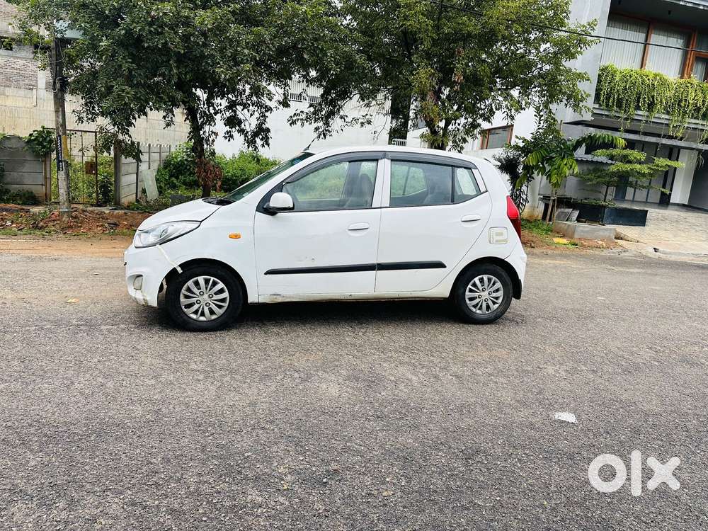 Hyundai I10 Sportz, 2014, Petrol